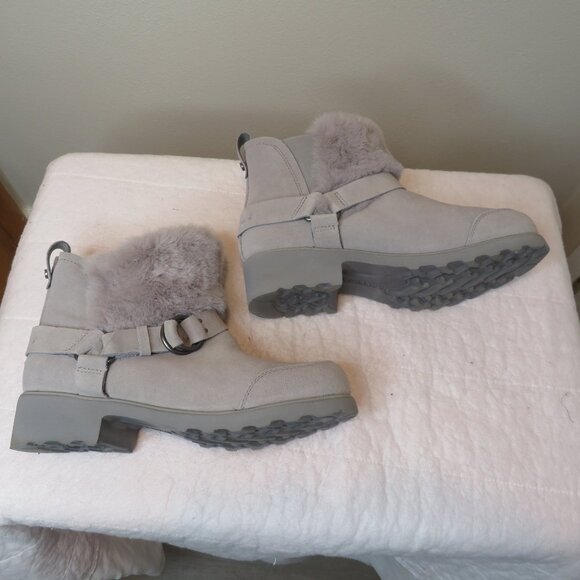 NWOT Women's BearPaw Roxy Gray Suede Boot Size 10 - Picture 2 of 8